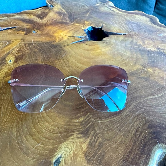 Diff sunglasses frameless with mauve tint - Picture 4 of 9